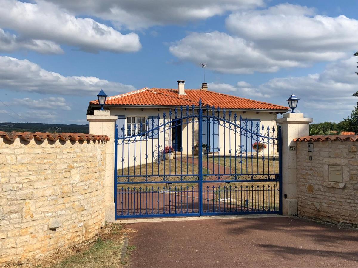 Bed and Breakfast La Ligonne Marillac Esterno foto